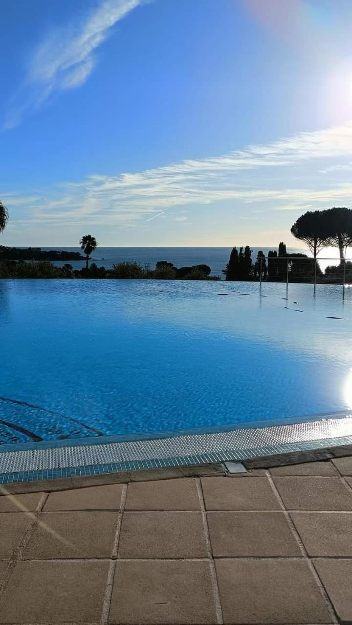 Vacances En Paradis Saint-Raphaël Esterno foto