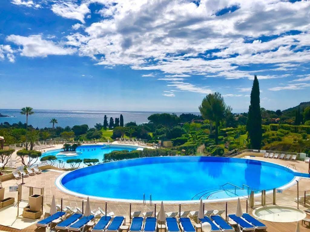 Vacances En Paradis Saint-Raphaël Esterno foto