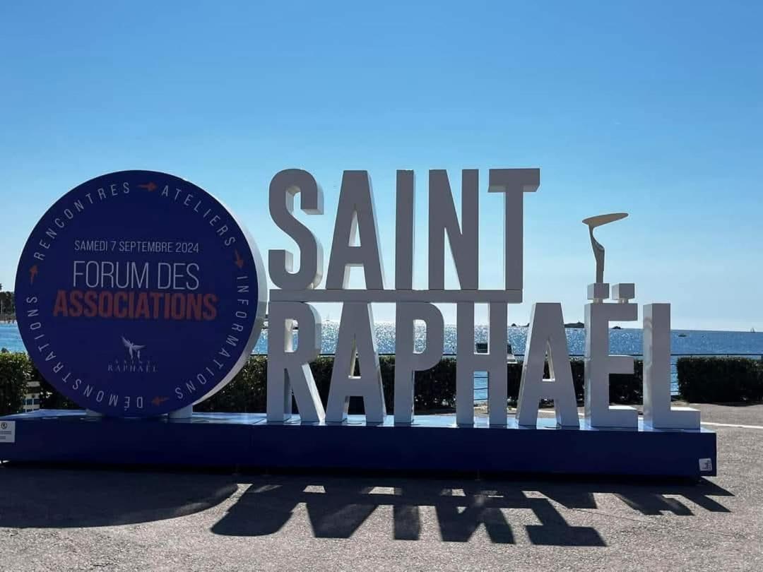 Vacances En Paradis Saint-Raphaël Esterno foto