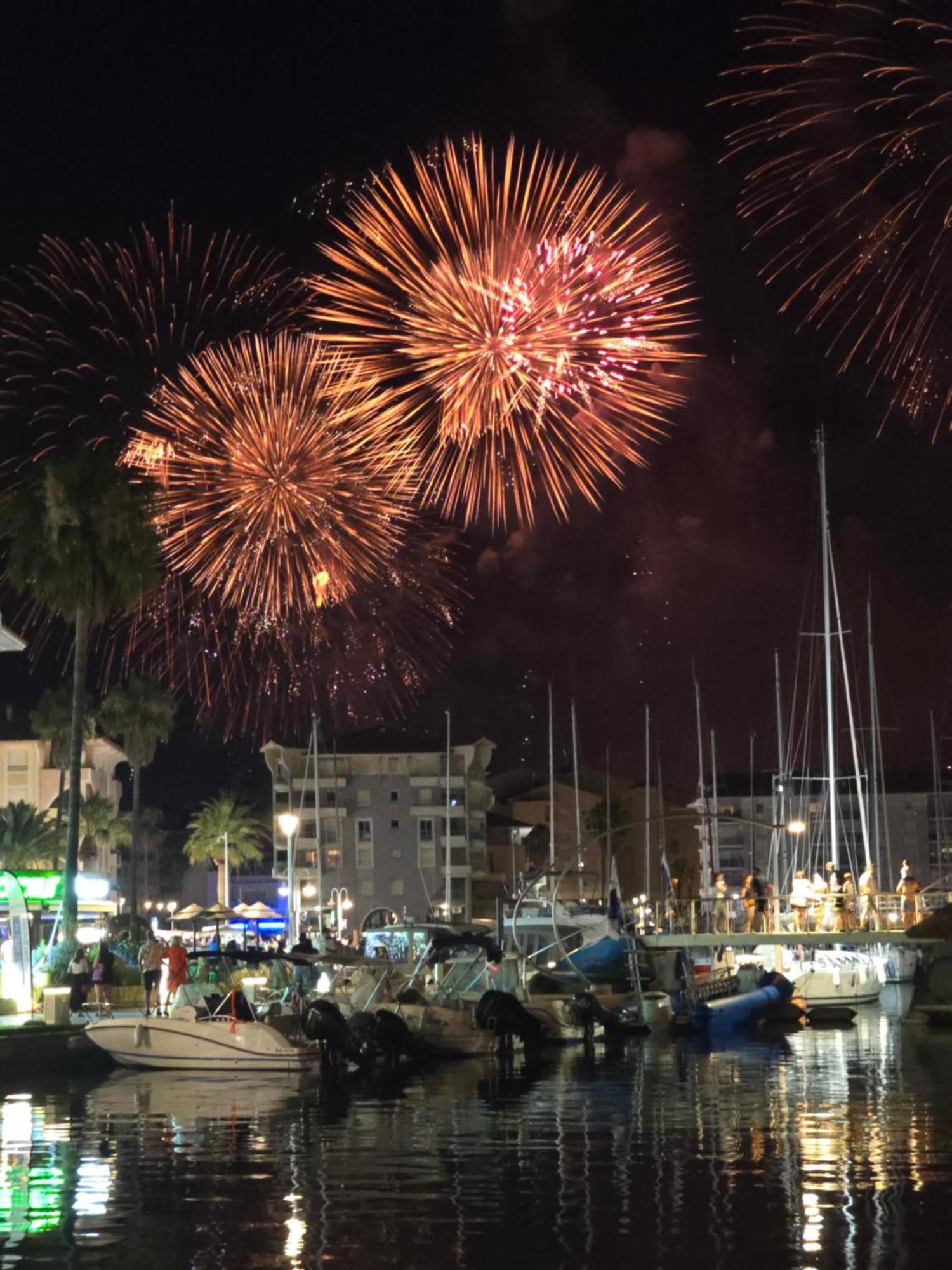 Vacances En Paradis Saint-Raphaël Esterno foto